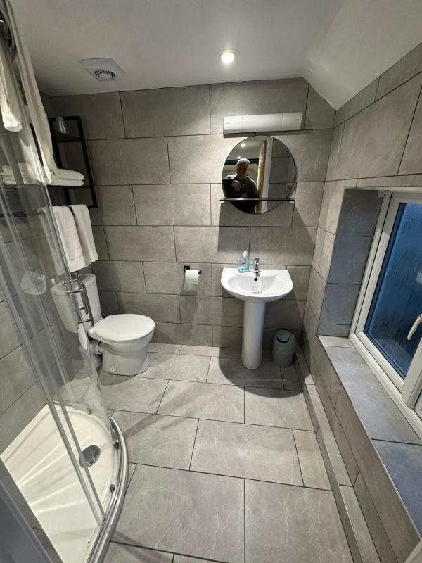 Large Twin Room image 1