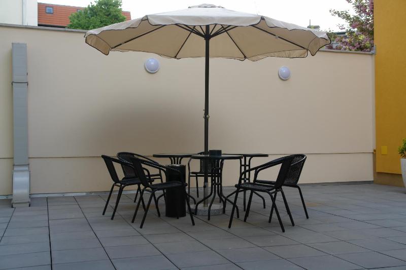 Studio Apartment image 1