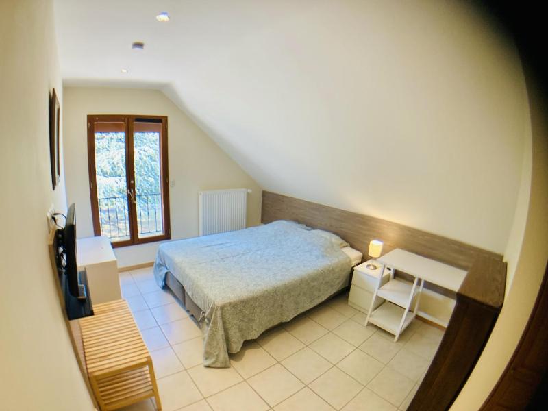 Family Room with Shower image 4