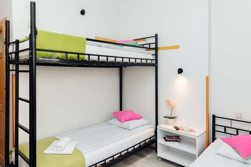 Triple Room with Private Bathroom image 3