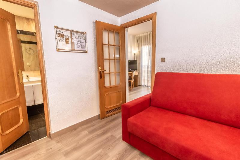 Superior Double Room image 3
