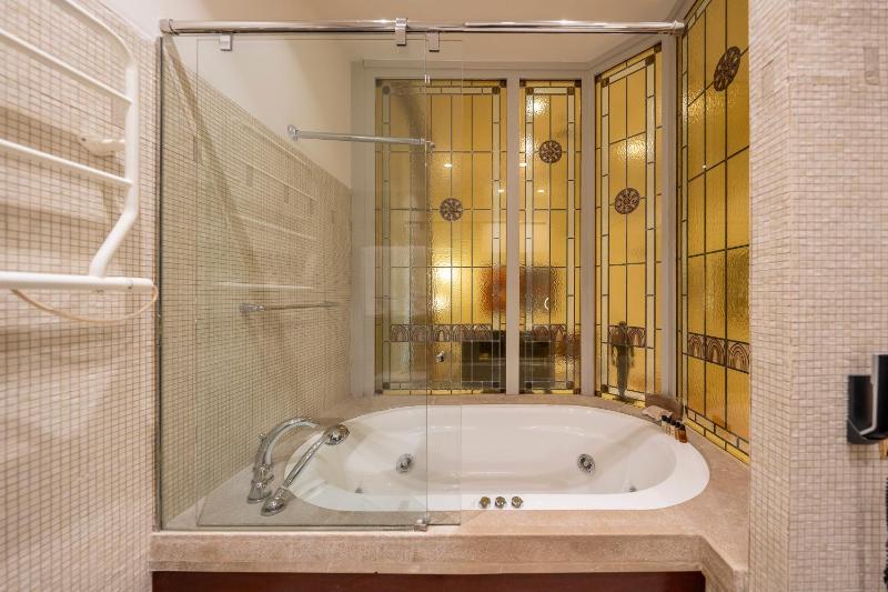 Suite image 2
