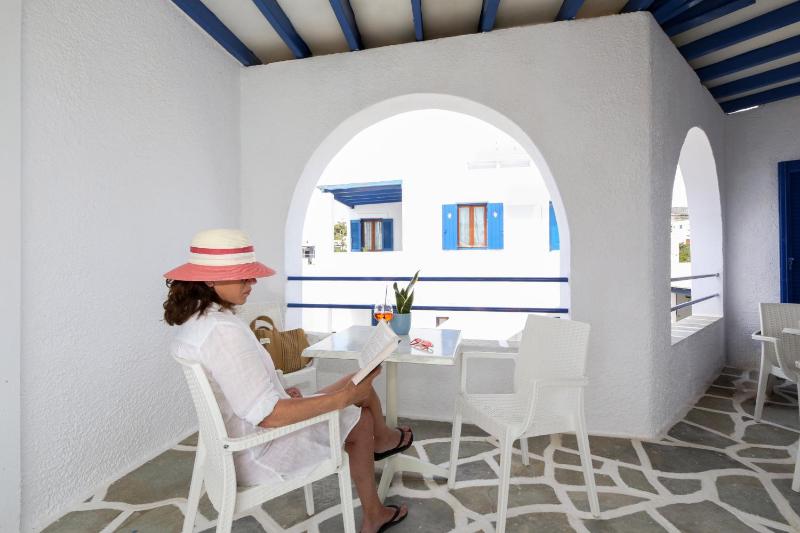 Deluxe One-Bedroom Apartment with Ocean View image 4