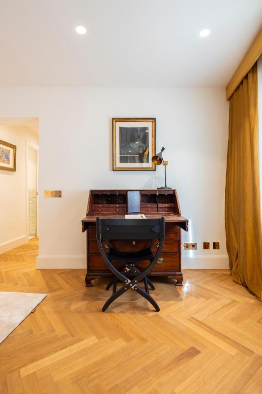 Deluxe Suite image 3