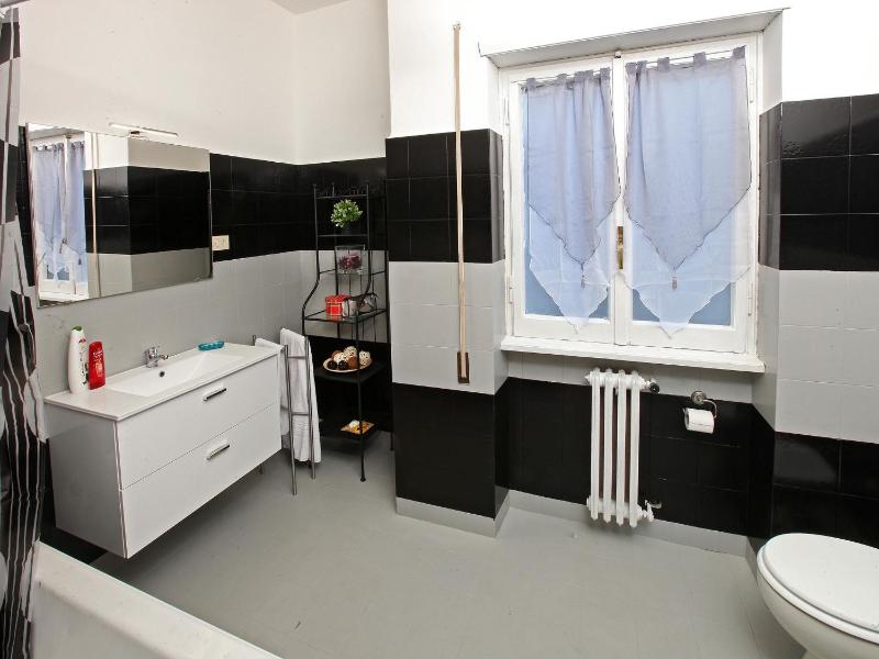 Classic Apartment image 2