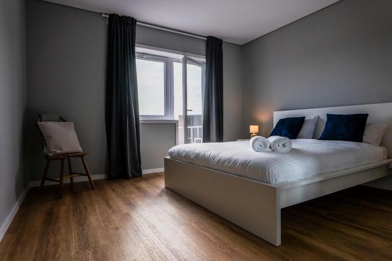 3BR Flat by Casa da Música Central Sleeps 6 E - image 8