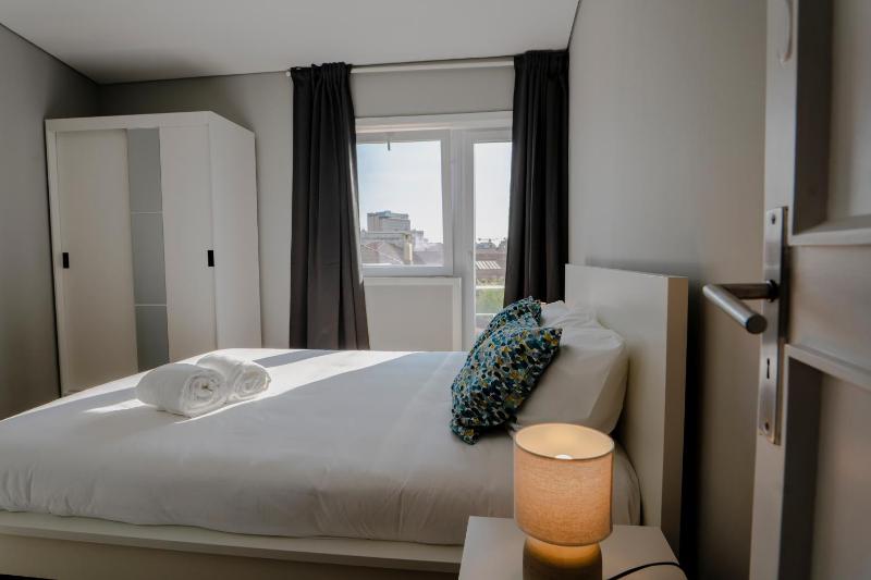 3BR Flat by Casa da Música Central Sleeps 6 E - image 11