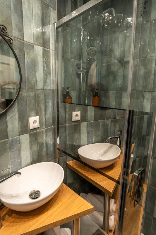 3BR Flat by Casa da Música Central Sleeps 6 E - image 32