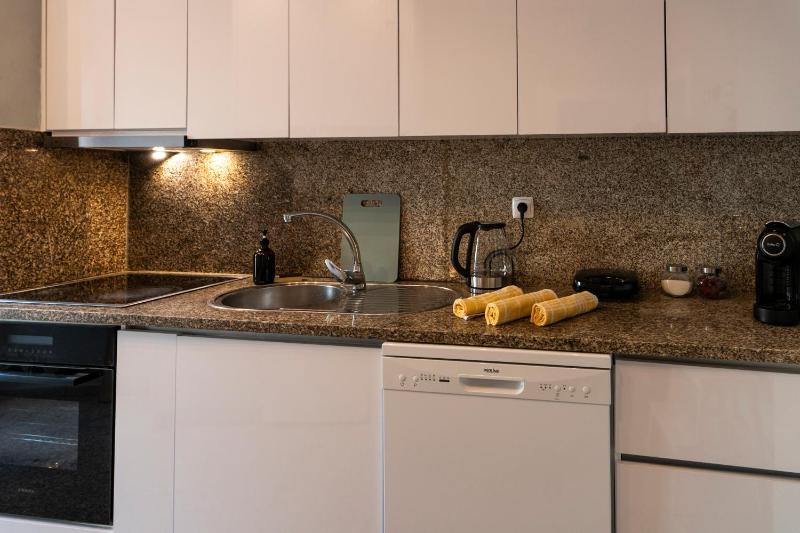 3BR Flat by Casa da Música Central Sleeps 6 E - image 33