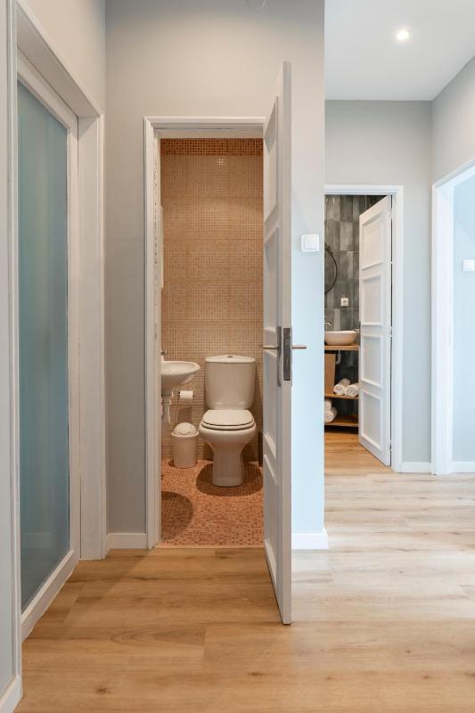 3BR Flat by Casa da Música Central Sleeps 6 E - image 15