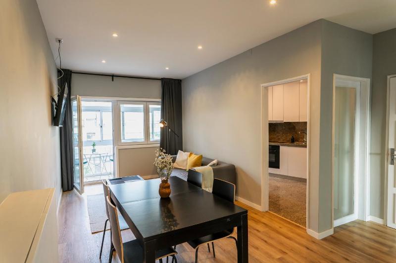 3BR Flat by Casa da Música Central Sleeps 6 E - image 28