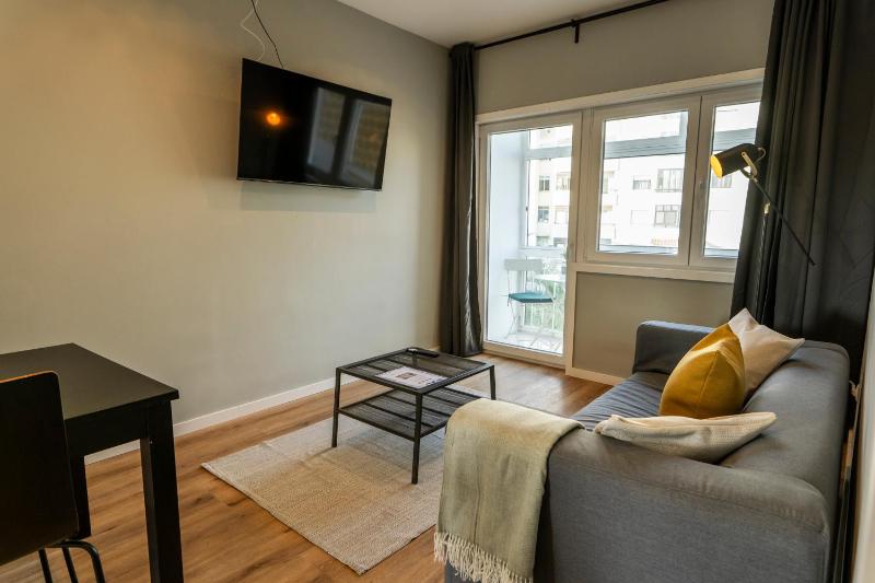 3BR Flat by Casa da Música Central Sleeps 6 E - image 22