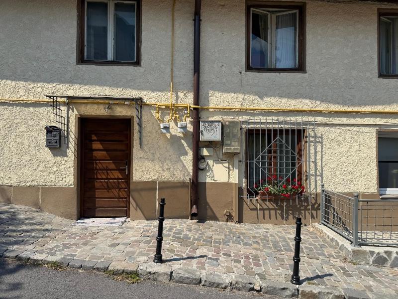 Two-Bedroom Apartment - Annex Building image 1