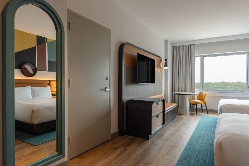 Double Room with Two Double Beds image 4