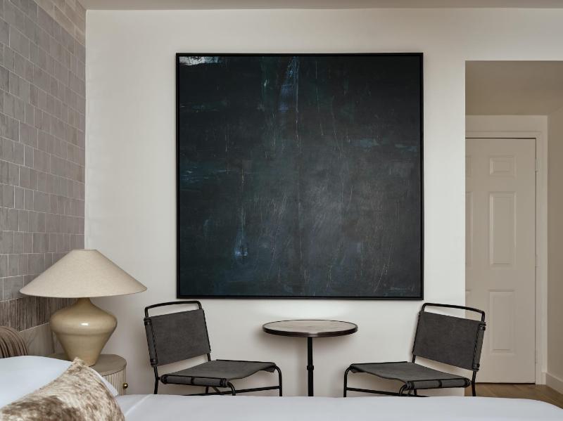 King Room image 4