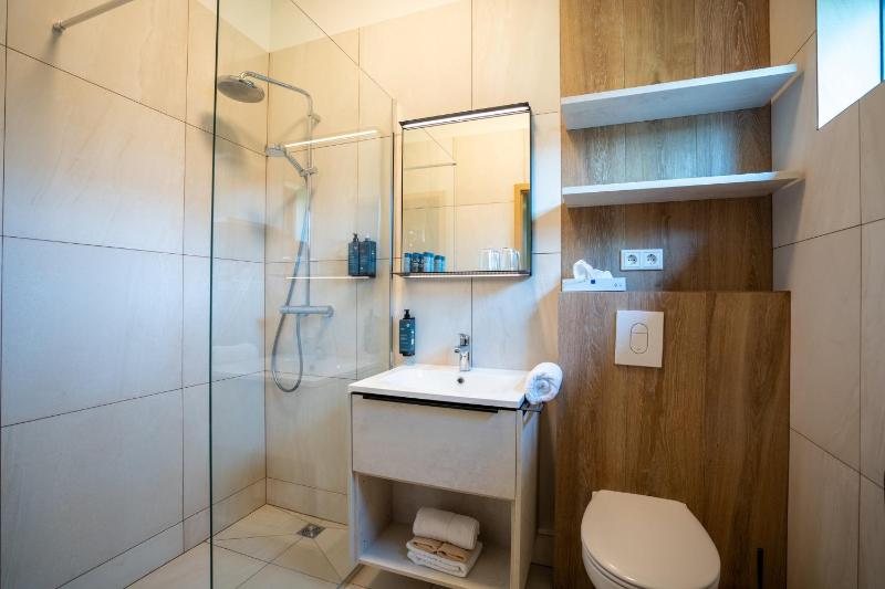 Deluxe Double Room image 2