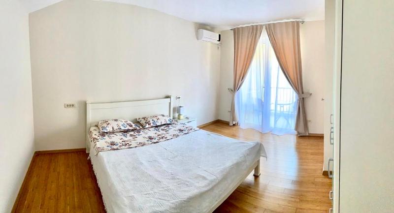Double Room with Two Double Beds image 3