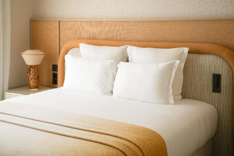 Deluxe Double Room image 4