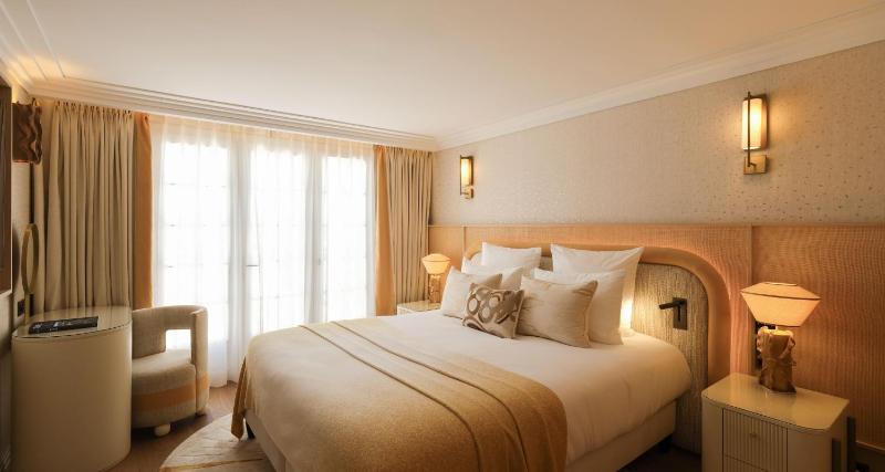 Double or Twin Room image 4