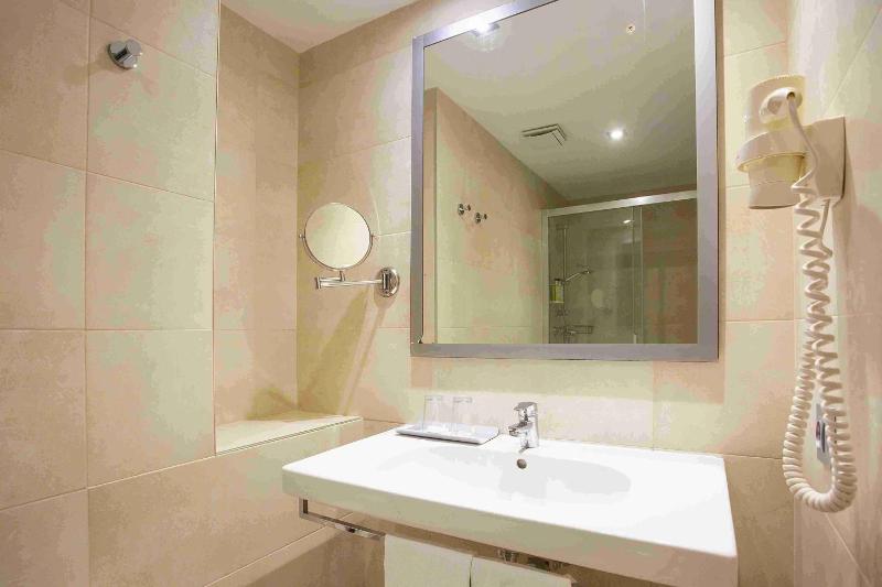 Single Room image 3