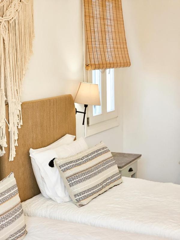 Family Room image 2