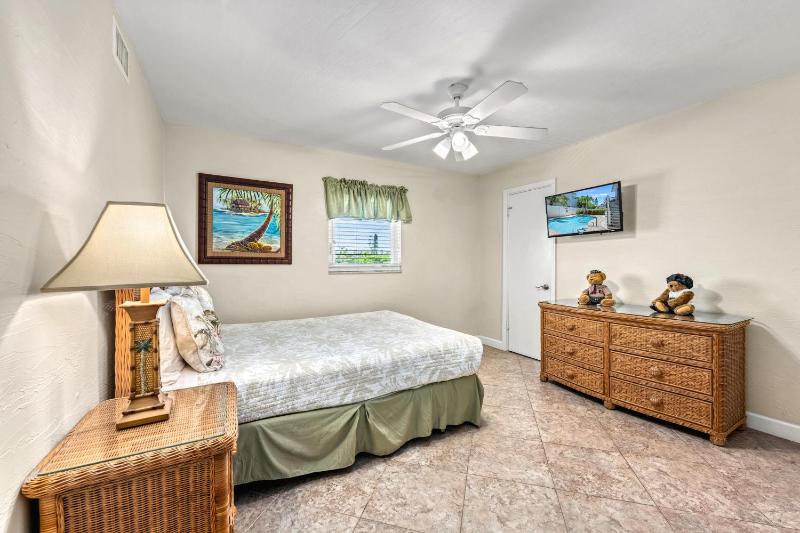 Tidal Wave - In Siesta Key Village Pet Friendly Private Pool! - image 12