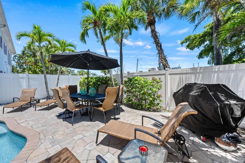 Tidal Wave - In Siesta Key Village Pet Friendly Private Pool! - image 11