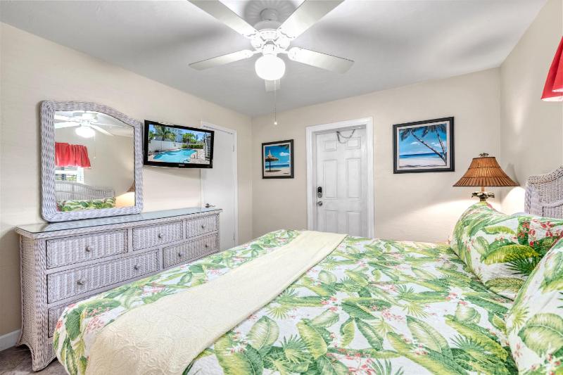 High Tide – Pool Grill Pet Friendly Located in the Heart of SK! - image 16