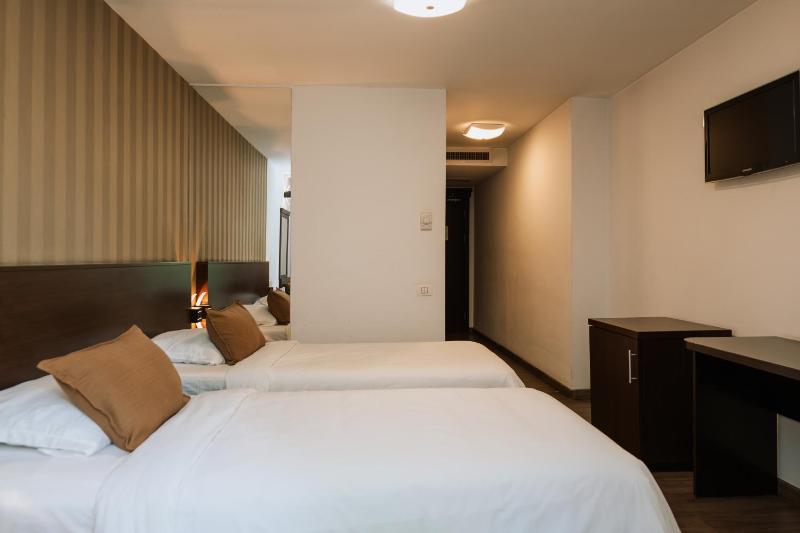 Twin Room with Balcony image 1