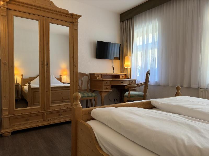 Double Room image 3