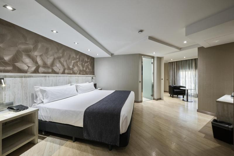 Junior Suite image 1