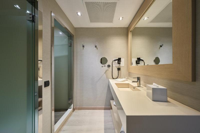 Junior Suite image 2