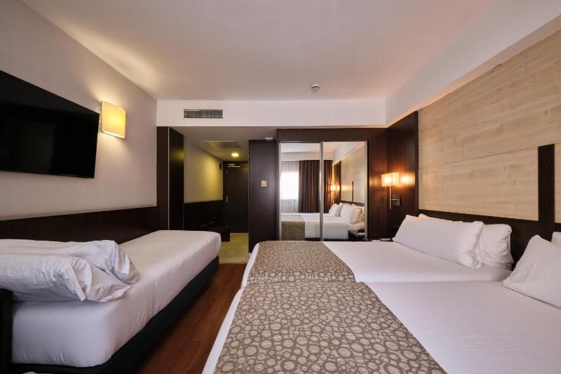 Triple Room image 4