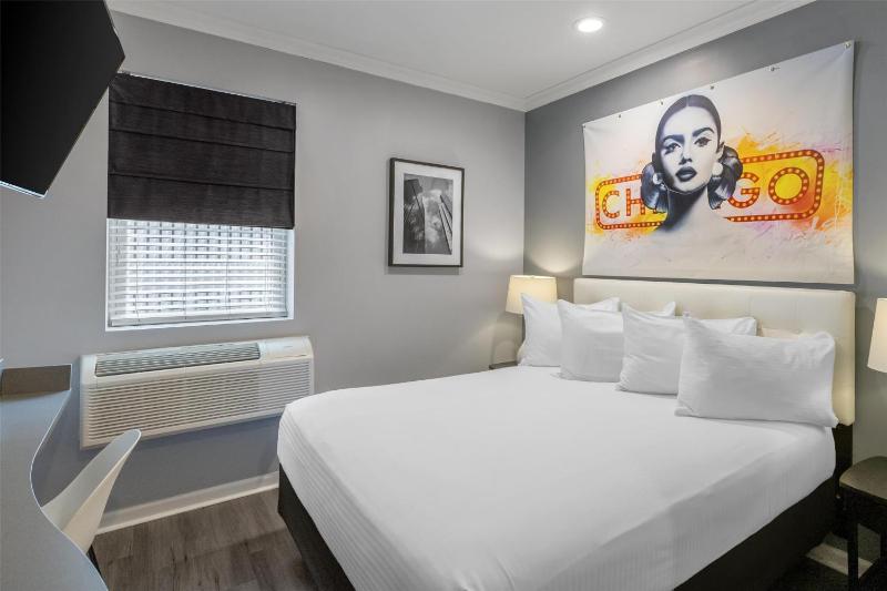 Queen Room - Non-Smoking image 1
