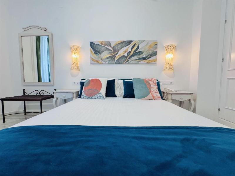 Triple Room with Balcony image 4