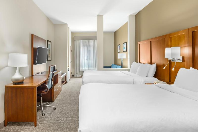 Queen Suite with Two Queen Beds - Accessible/Non-Smoking image 4