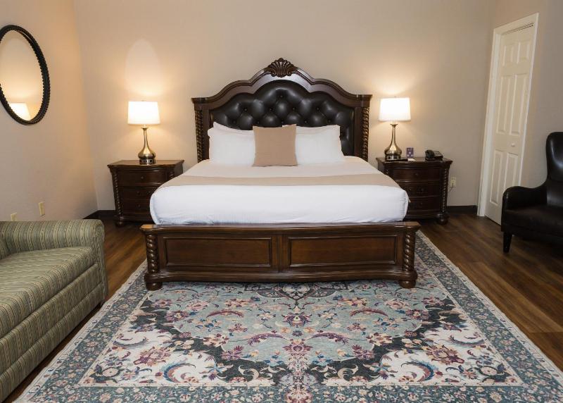 Executive King Room image 2