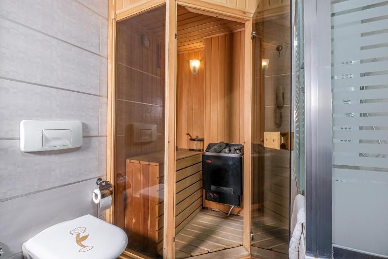 Suite with Sauna image 2