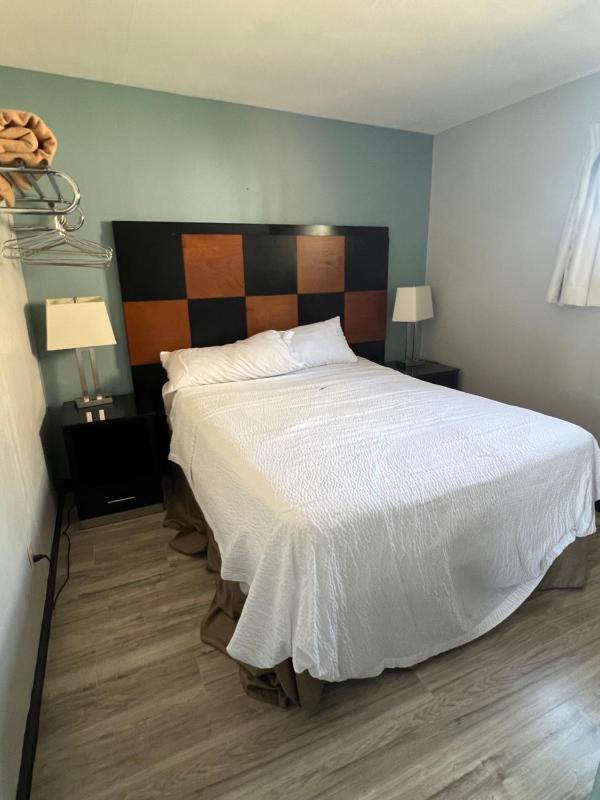 Deluxe Double Room (2 Adults + 1 Child) image 1