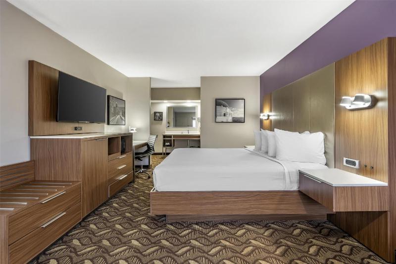 King Room image 3