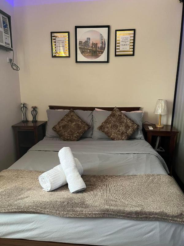 Isidro's Crib at Matina Enclaves Residences with a strong wifi and netflix - image 23