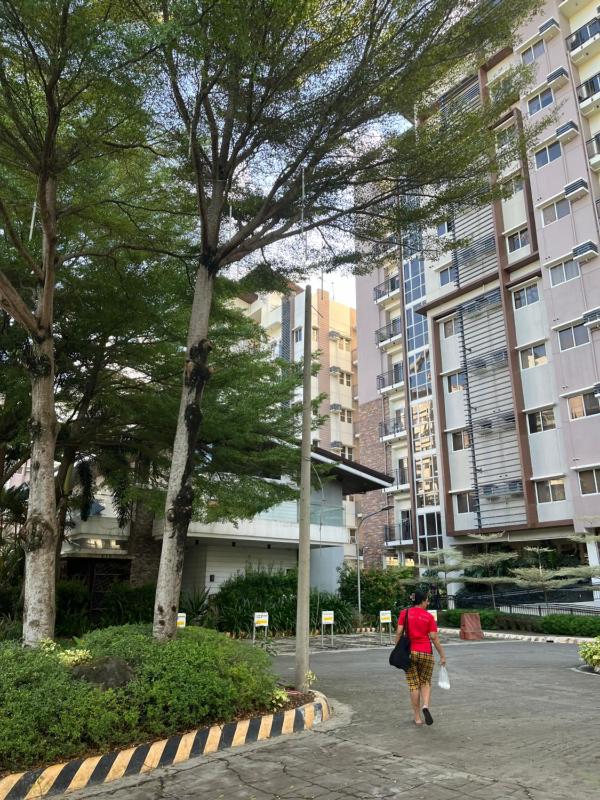 Isidro's Crib at Matina Enclaves Residences with a strong wifi and netflix - image 32