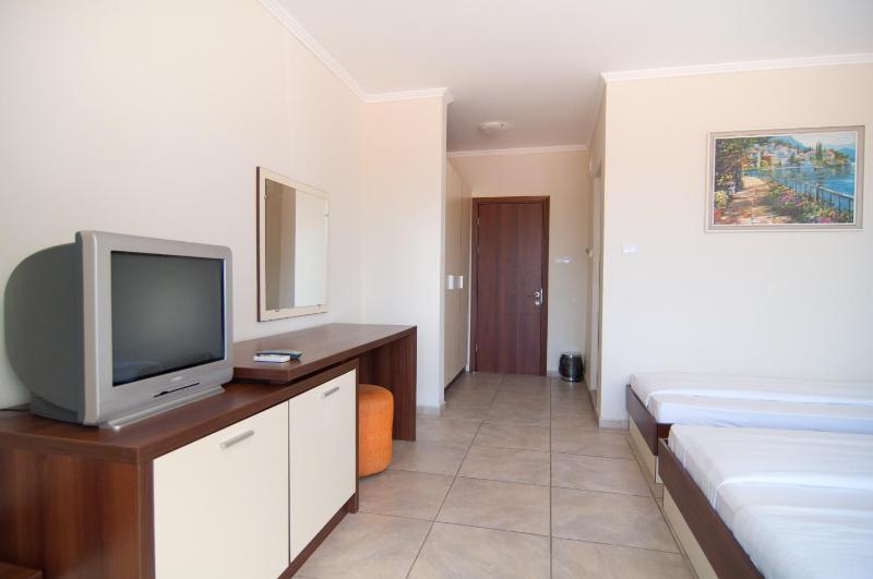 Double Room with Terrace image 3