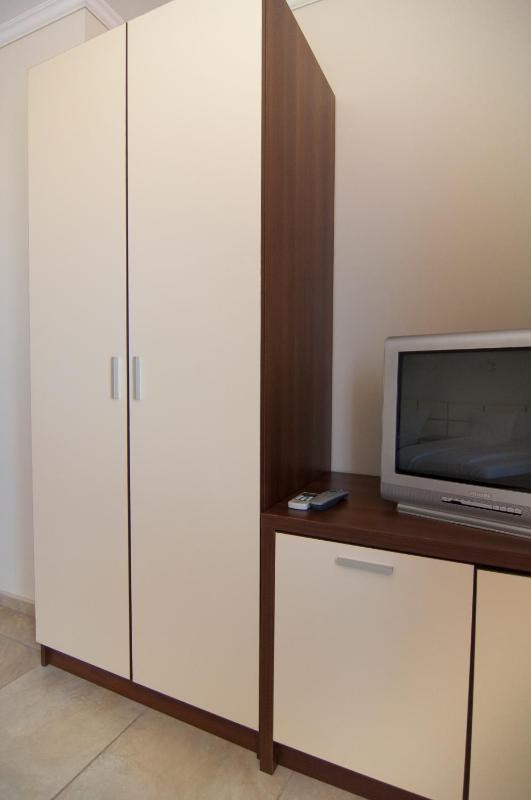 Luxury Quadruple Room (4 Adults + 1 Child) image 4
