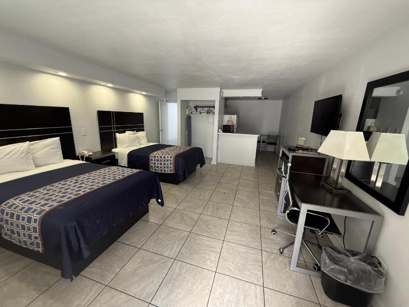 Blue Marlin Motel - image 7
