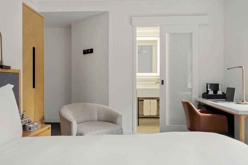 Standard Room image 2