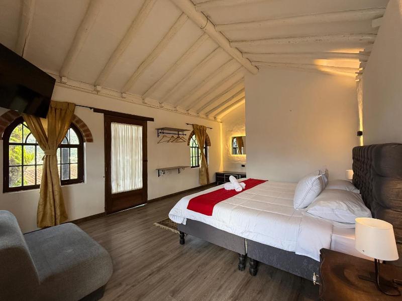 Hotel Montelux - image 2