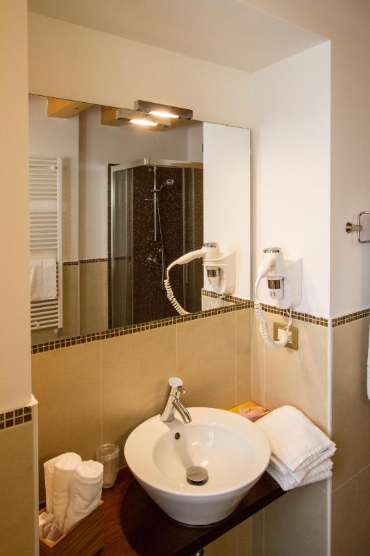 Triple Room image 2
