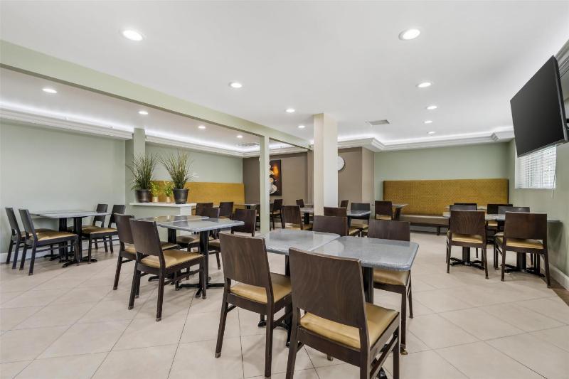 Best Western Plus LA Mid-Town Hotel - image 13