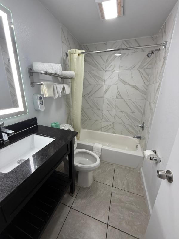 Standard Single Room image 4